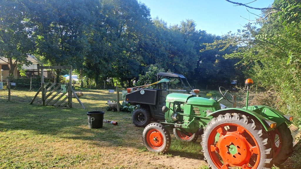 Camping Du Pouldu : Mini Ferme Avec Tracteur